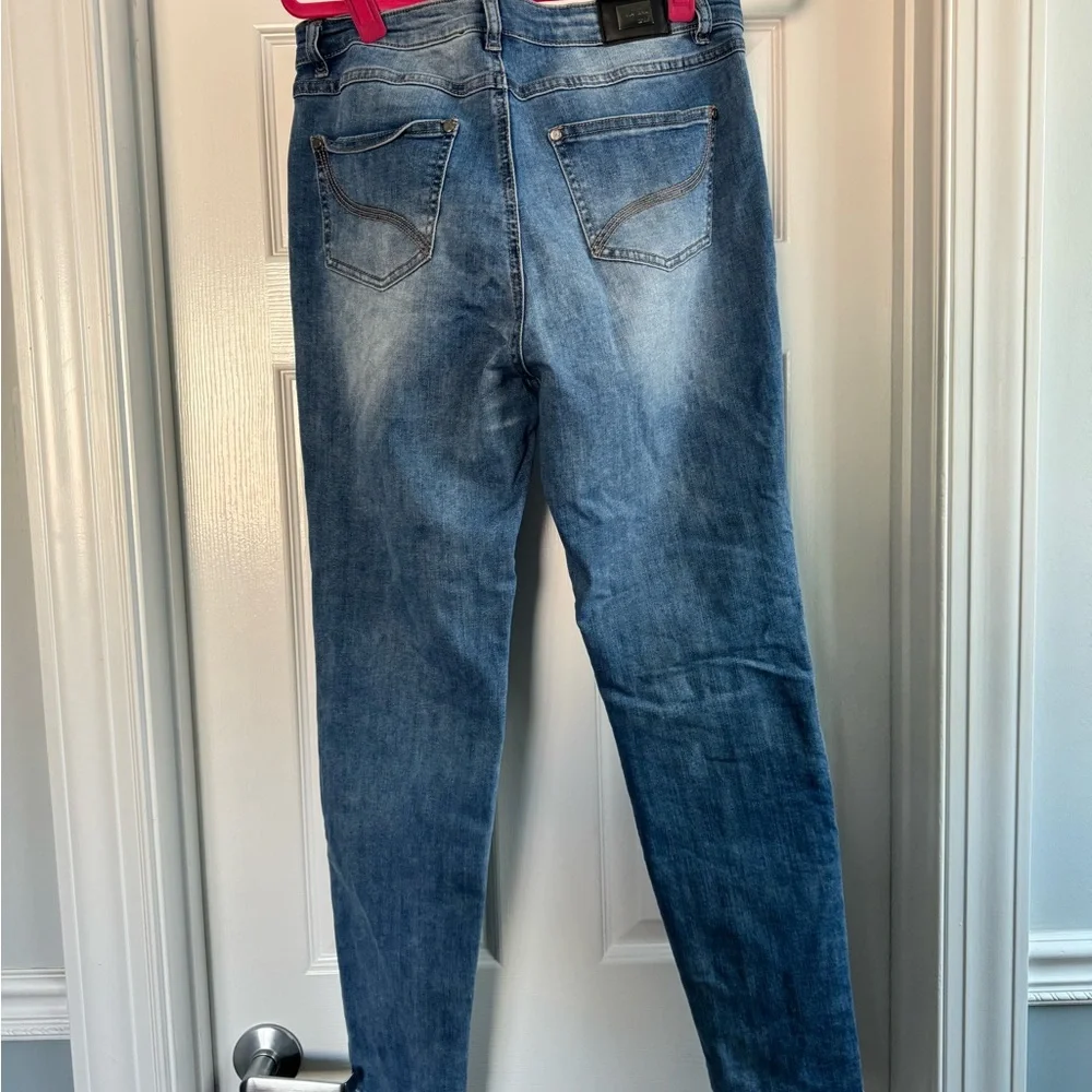 Joseph Ribkoff Rhinestone & Patch Work Cropped Jeans - Picture 5 of 7